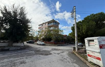 Bornova İnönü’de yenilenmiş 135 m2 3+1 ferah daire