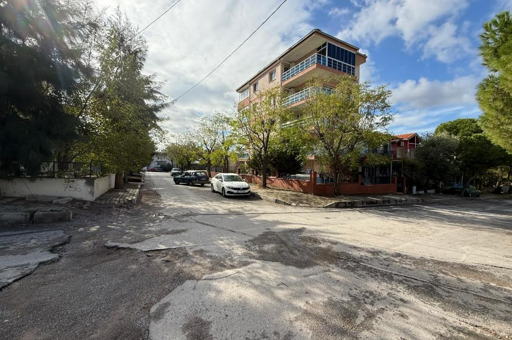 Bornova İnönü’de yenilenmiş 135 m2 3+1 ferah daire