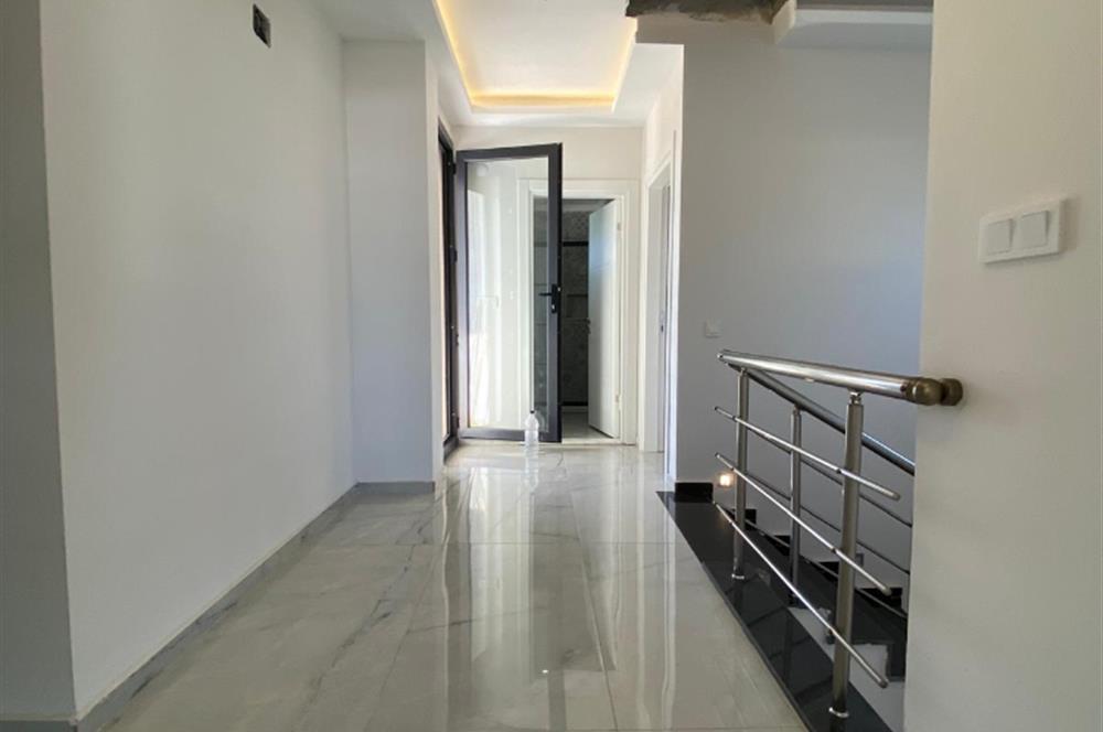 YEŞİLTEPEDE TAM MÜSTAKİL MUHTEŞEM 5+1 SATILIK VİLLA