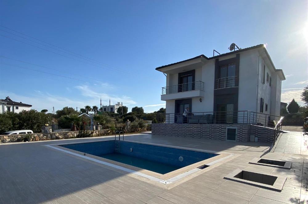 YEŞİLTEPEDE TAM MÜSTAKİL MUHTEŞEM 5+1 SATILIK VİLLA