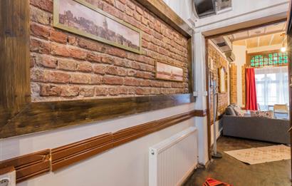 İSTİKLAL CADDESİ’NE 20 METRE – Ruhsatlı Bar & Airbnb İşletmesi Devren (Şirket Üzerinden)