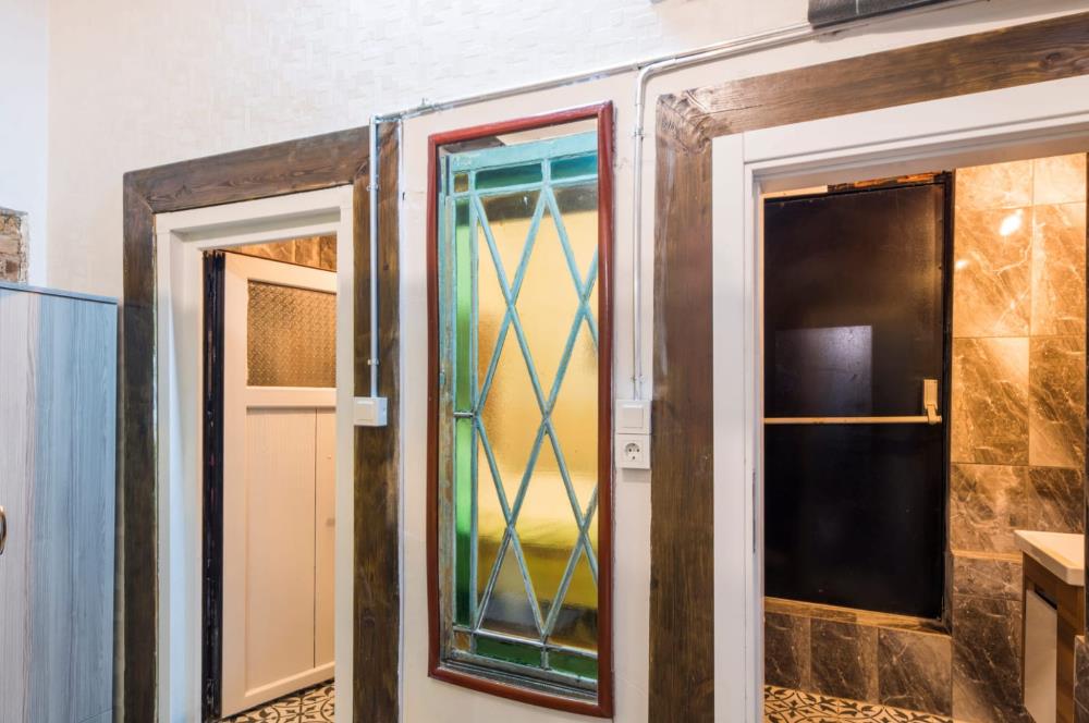 İSTİKLAL CADDESİ’NE 20 METRE – Ruhsatlı Bar & Airbnb İşletmesi Devren (Şirket Üzerinden)