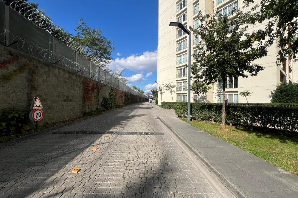 Resim İstanbul Sitesinde Muhteşem 3+1 Bahçe Katı Kiralık Daire