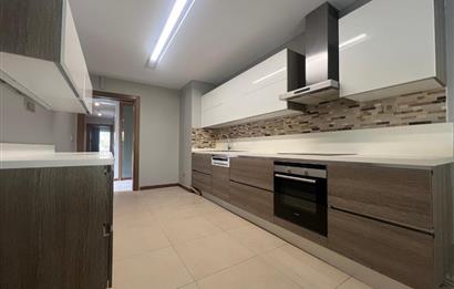 Resim İstanbul Sitesinde Muhteşem 3+1 Bahçe Katı Kiralık Daire