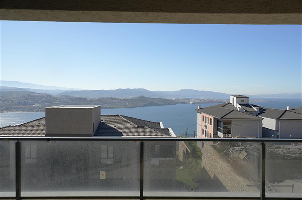 C21 Cius; Havuzlu Site İçerisinde Deniz Manzaralı Daireler