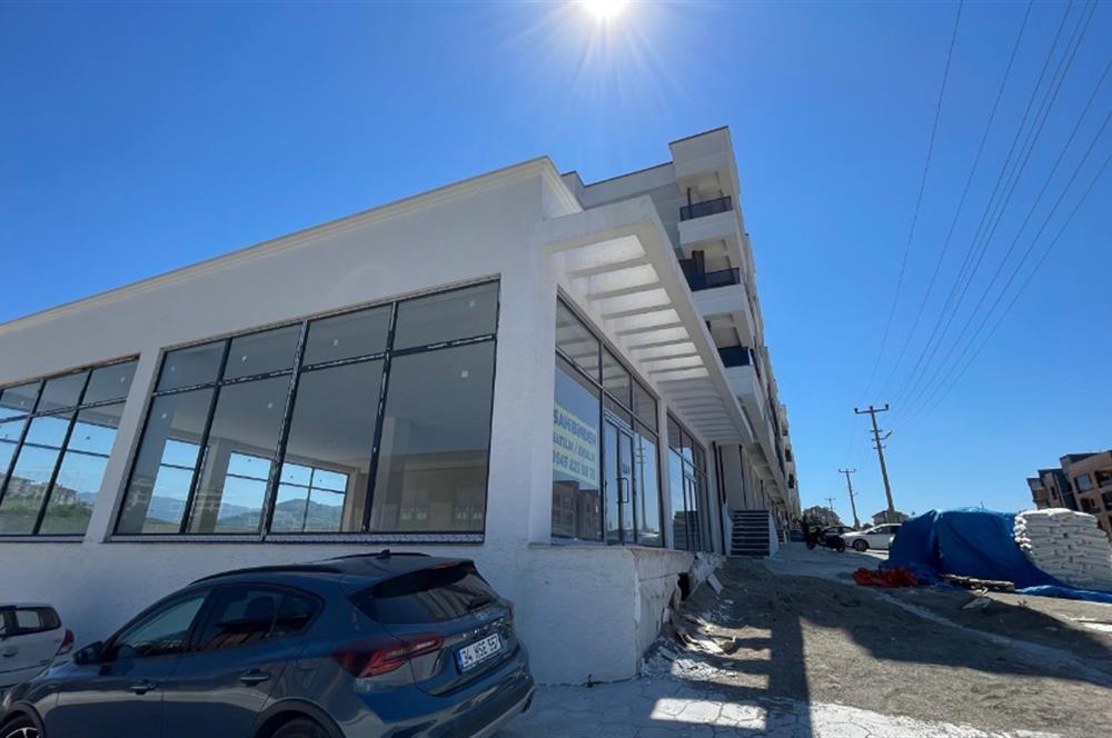 BAŞİSKELE YUVACIK DA ANA CADDE ÜZERİNDE 440 m2 SATILIK DÜKKAN