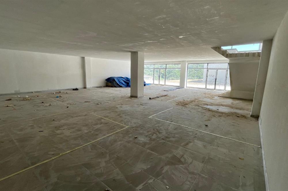 BAŞİSKELE YUVACIK DA ANA CADDE ÜZERİNDE 440 m2 SATILIK DÜKKAN