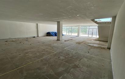 BAŞİSKELE YUVACIK DA ANA CADDE ÜZERİNDE 440 m2 SATILIK DÜKKAN