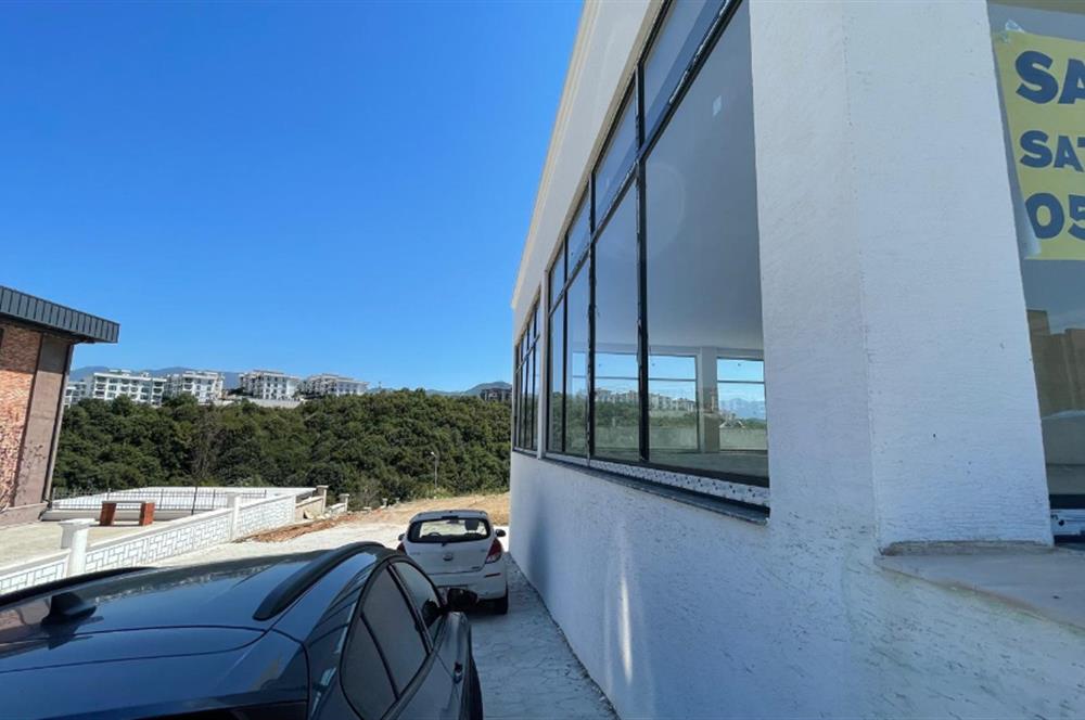 BAŞİSKELE YUVACIK DA ANA CADDE ÜZERİNDE 440 m2 SATILIK DÜKKAN