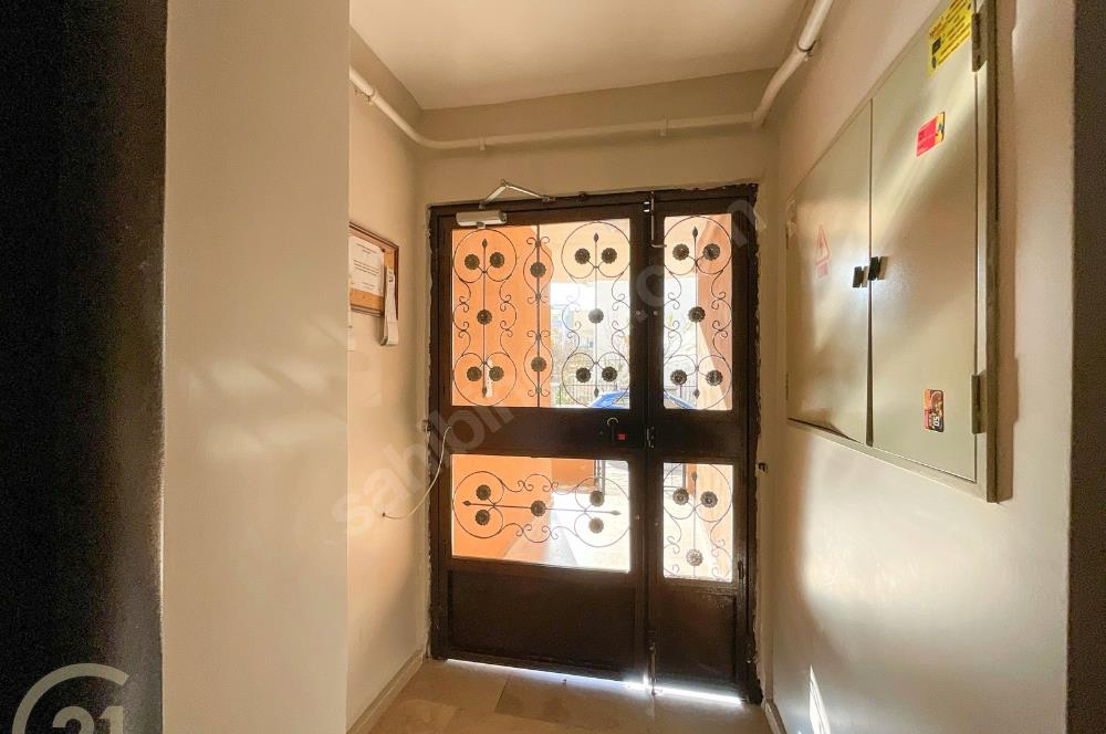 C21 LOCA'DAN BAHÇELİEVLERDE SATILIK GENİŞ 2+1 110m² DAİRE