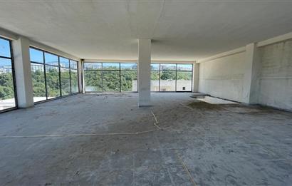 BAŞİSKELE YUVACIK DA ANA CADDE ÜZERİNDE 440 m2 SATILIK DÜKKAN