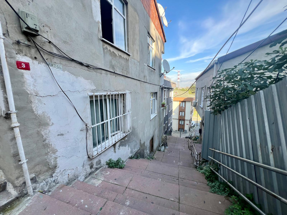 Kağıthane'de Satılık 2+1 62m2 Arsa paylı Daire