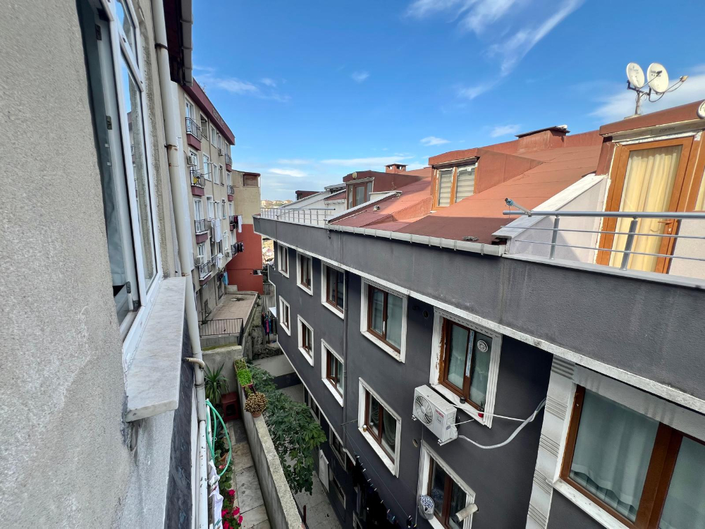 Kağıthane'de Satılık 2+1 62m2 Arsa paylı Daire