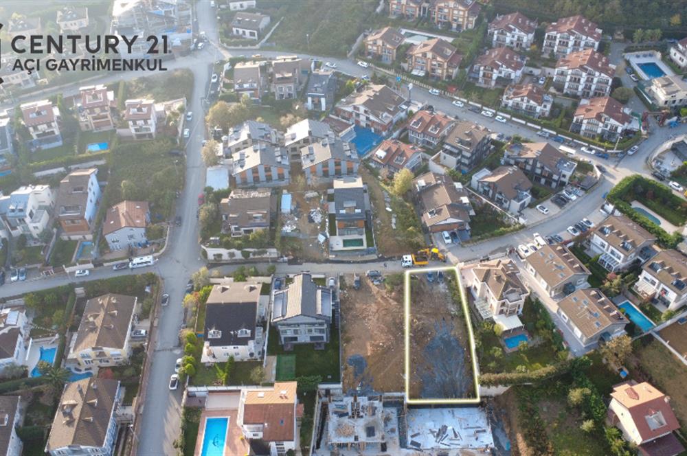 Zekeriyaköy'de merkeze yakın satılık 601 m2 arsa