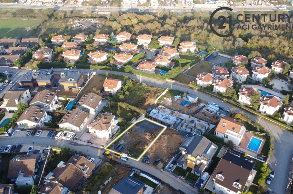 Zekeriyaköy'de merkeze yakın satılık 601 m2 arsa