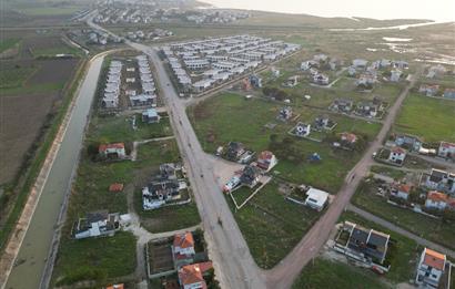 Altınovada Satılık,Site İçinde, 231 m² Villa Arsası Denize 400mt