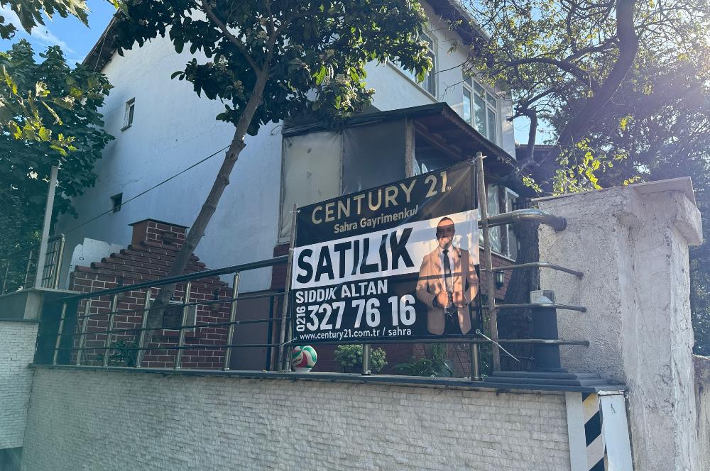 KOŞUYOLUNDA 261 M2 ARSA İÇİNDE BAHÇELİ MÜSTAKİL SATILIK EV