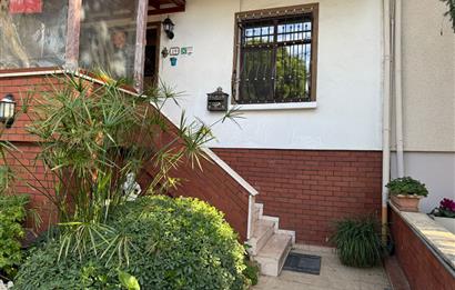 KOŞUYOLUNDA 261 M2 ARSA İÇİNDE BAHÇELİ MÜSTAKİL SATILIK EV