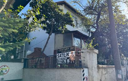 KOŞUYOLUNDA 261 M2 ARSA İÇİNDE BAHÇELİ MÜSTAKİL SATILIK EV