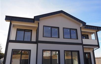 AHLATLIBEL ÖYSEKENT'TE ÇELİK KONSTRÜKSİYON 4+1 VİLLA