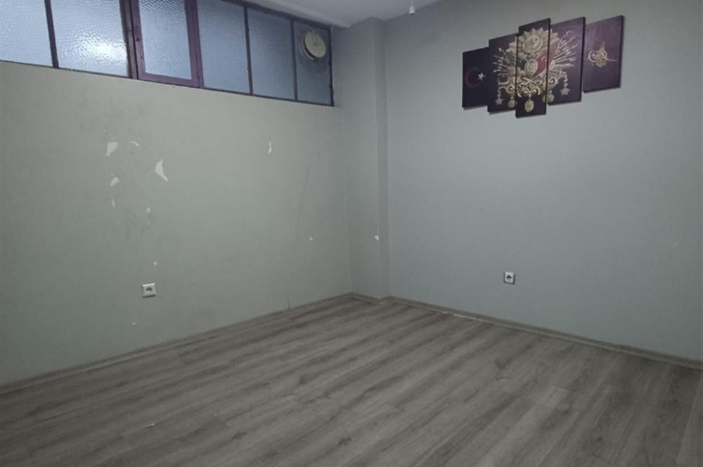 Ana Caddenin Yanında, İşlevsel ve Kullanışlı Kiralık Dükkan