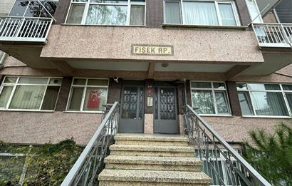 ÜSKÜDARDA MERKEZİ MÜKEMMEL KONUMDA 1.5 +1 KİRALIK YÜKSEK GİRİŞ