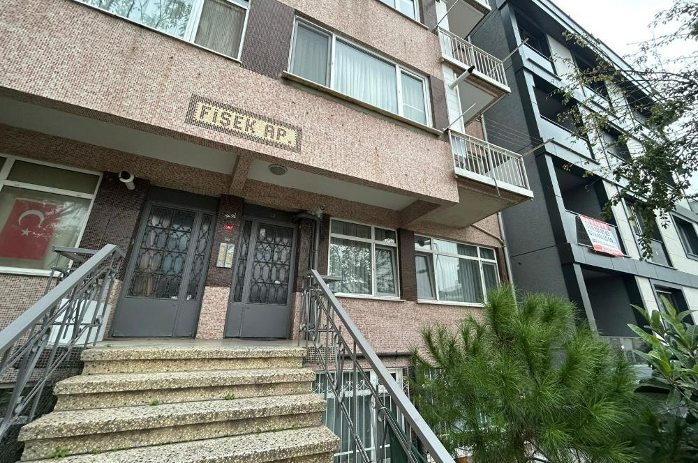 ÜSKÜDARDA MERKEZİ MÜKEMMEL KONUMDA 1.5 +1 KİRALIK YÜKSEK GİRİŞ