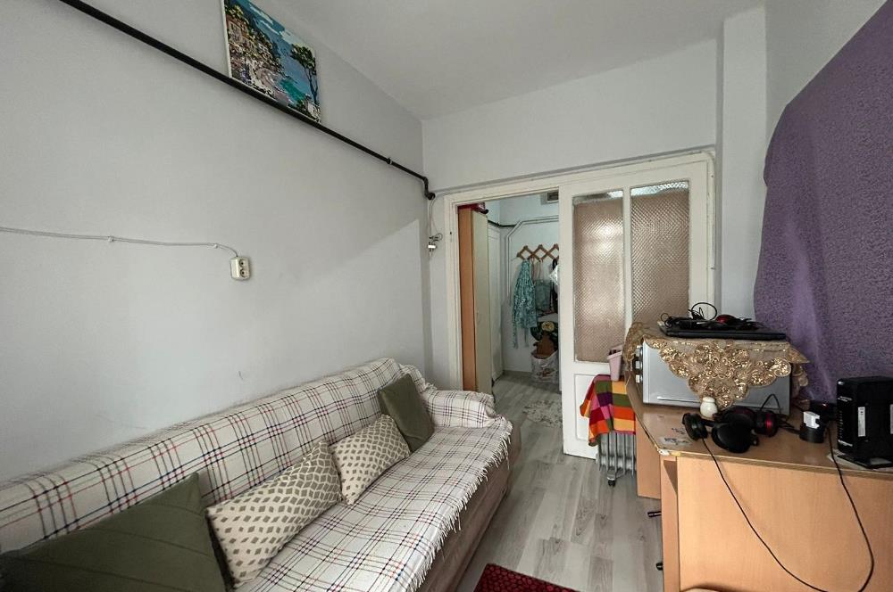 ÜSKÜDARDA MERKEZİ MÜKEMMEL KONUMDA 1.5 +1 KİRALIK YÜKSEK GİRİŞ