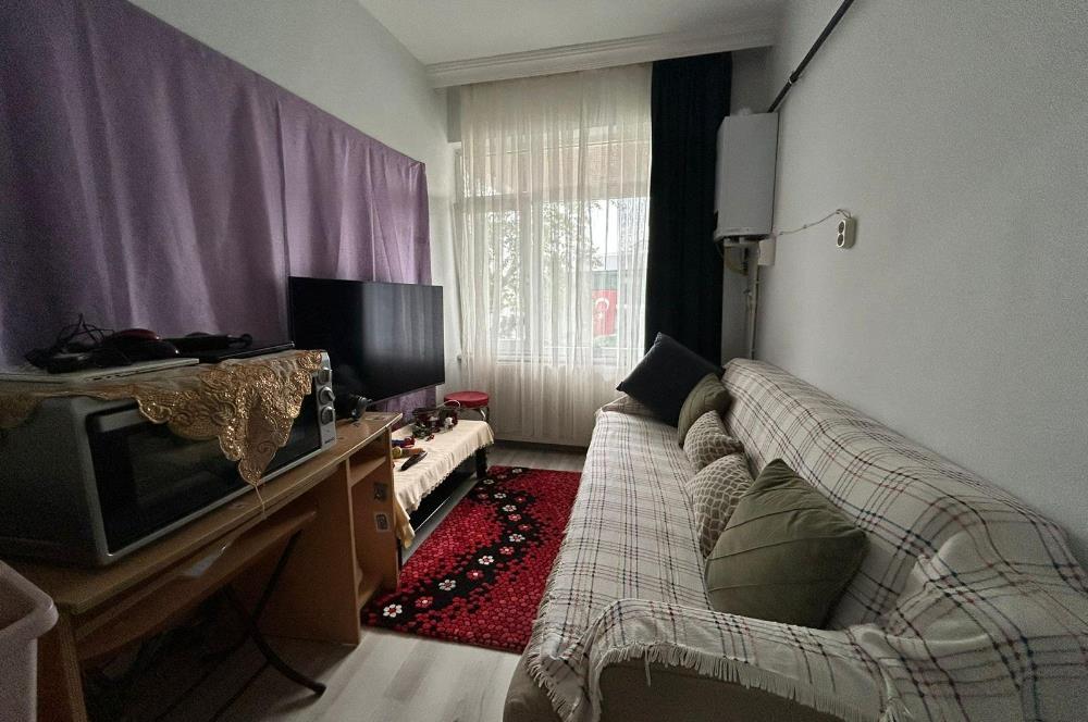 ÜSKÜDARDA MERKEZİ MÜKEMMEL KONUMDA 1.5 +1 KİRALIK YÜKSEK GİRİŞ