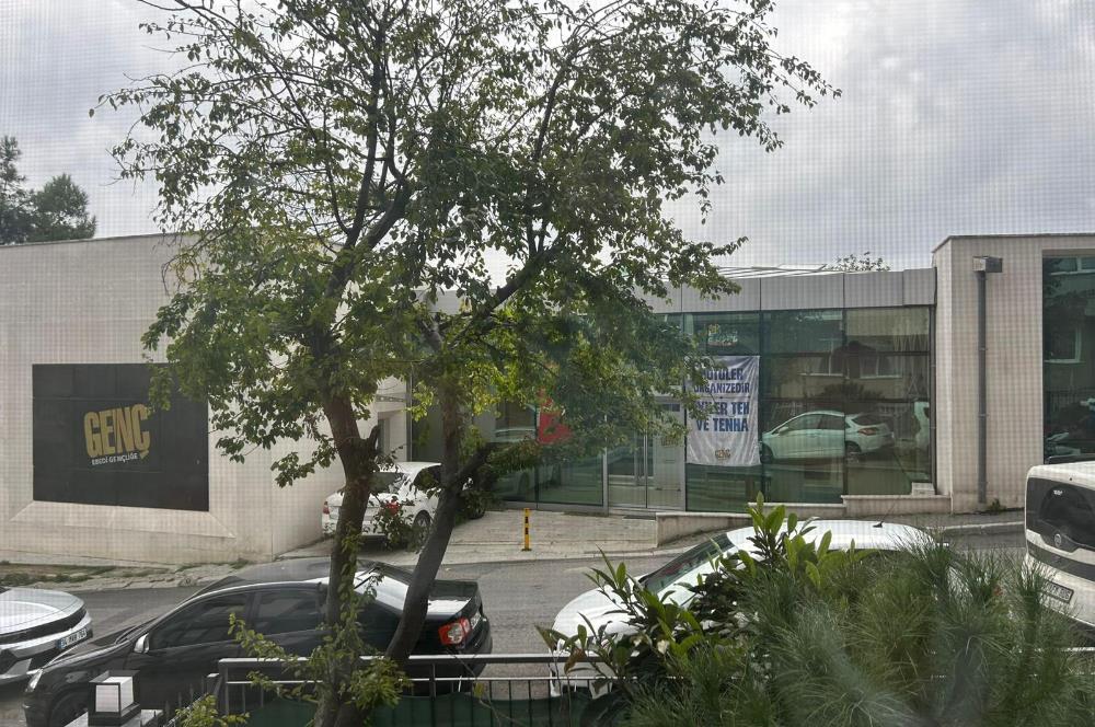 ÜSKÜDARDA MERKEZİ MÜKEMMEL KONUMDA 1.5 +1 KİRALIK YÜKSEK GİRİŞ