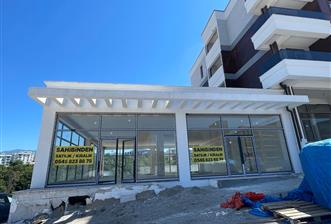 BAŞİSKELE YUVACIK DA ANA CADDE ÜZERİNDE 440 m2 SATILIK DÜKKAN - 1 - 29481