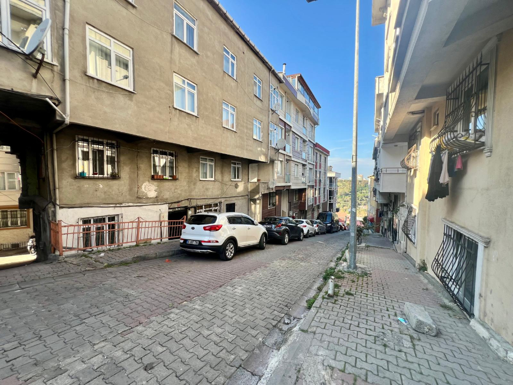 Kağıthane'de Satılık 2+1 62m2 Arsa paylı Daire