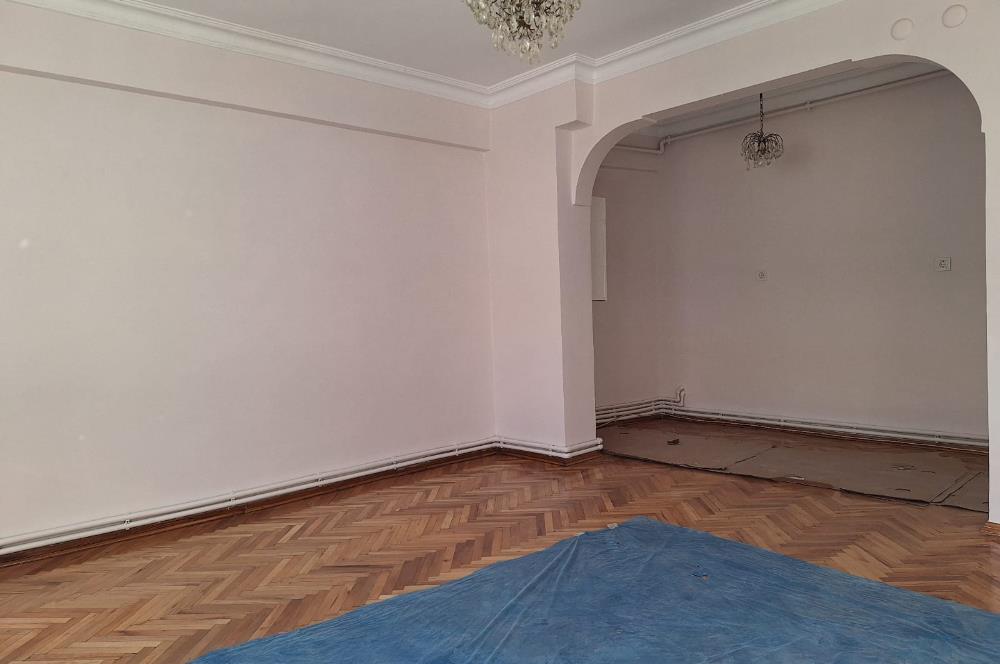 ACIBADEM CADDESİNE YAKIN ARAKAT 2+1