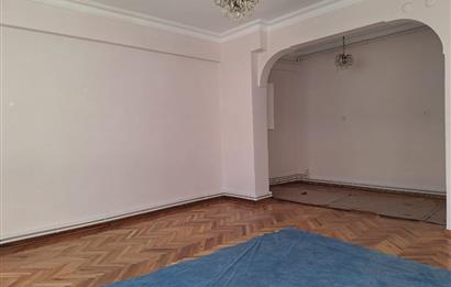 ACIBADEM CADDESİNE YAKIN ARAKAT 2+1