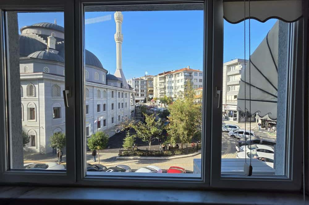 C21 Cius ; Gemlik Merkez'de Çift Cepheli Ferah 2+1 Satılık Daire