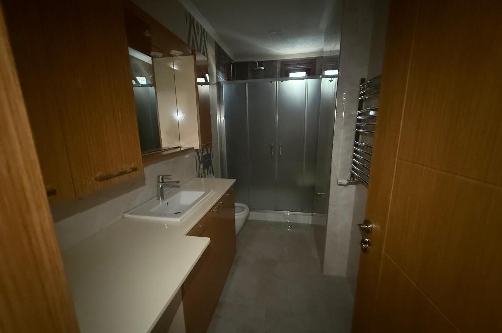 KOZYATAĞI SARIKANARYA SOKAKTA 2+1 KİRALIK DAİRE