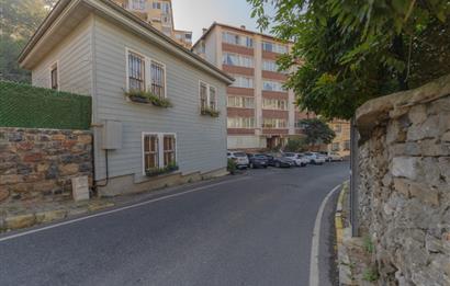 Kanlıca'da 3 Katlı Müstakil Ev
