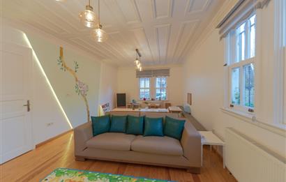 Kanlıca'da 3 Katlı Müstakil Ev