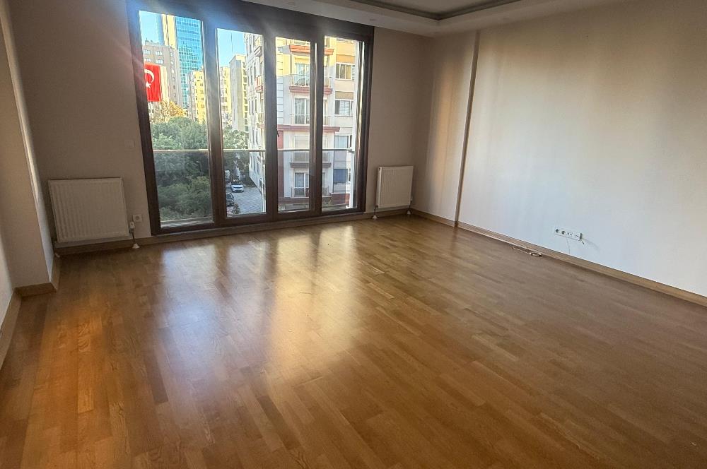 KOZYATAĞI SARIKANARYA SOKAKTA 2+1 KİRALIK DAİRE