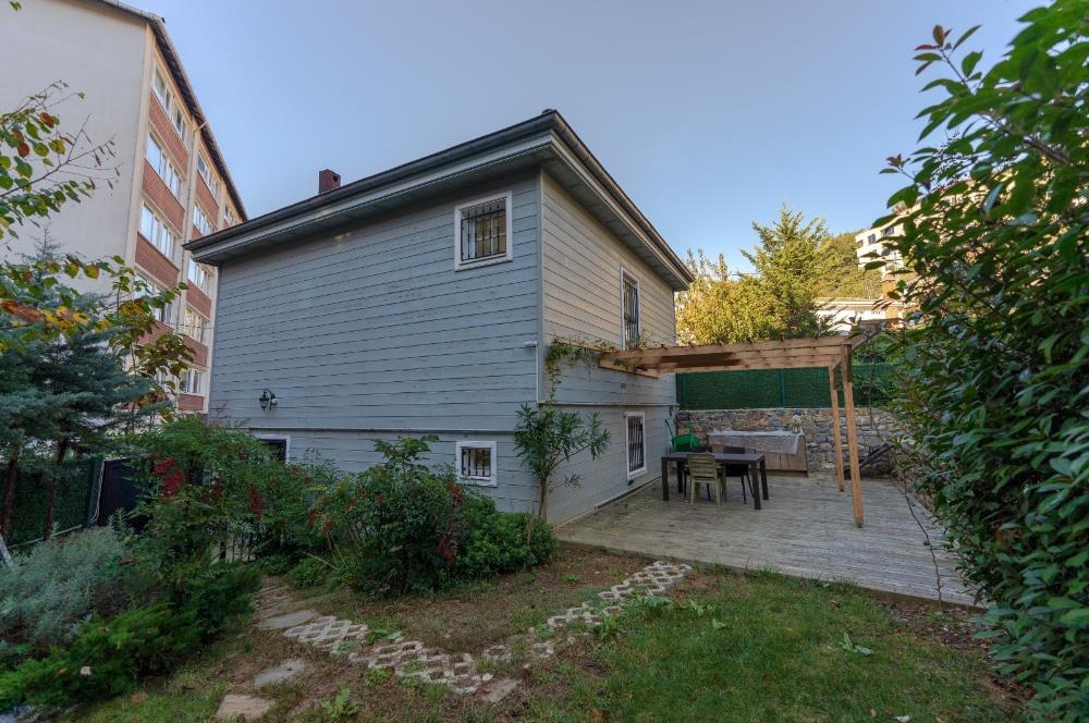 Kanlıca'da 3 Katlı Müstakil Ev