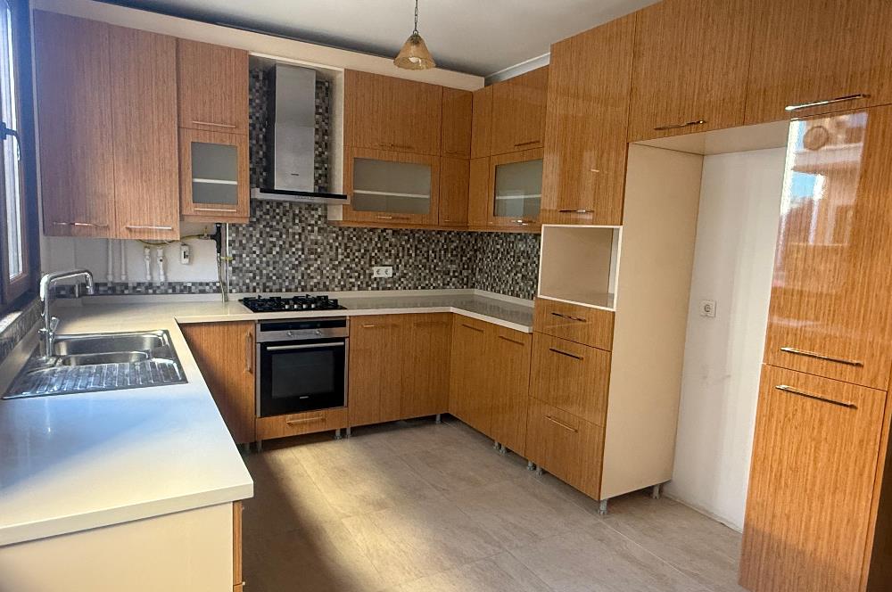 KOZYATAĞI SARIKANARYA SOKAKTA 2+1 KİRALIK DAİRE