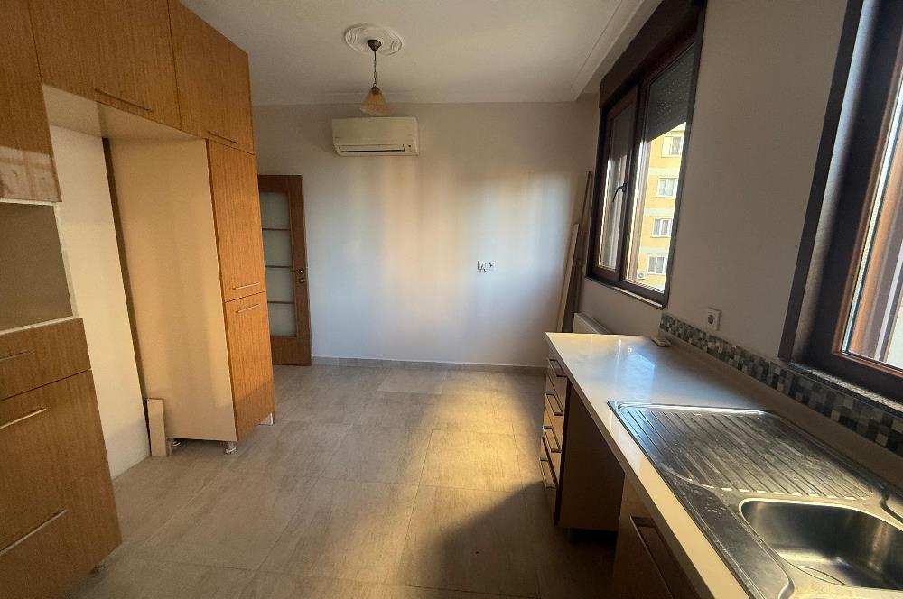 KOZYATAĞI SARIKANARYA SOKAKTA 2+1 KİRALIK DAİRE