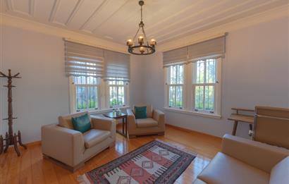 Kanlıca'da 3 Katlı Müstakil Ev