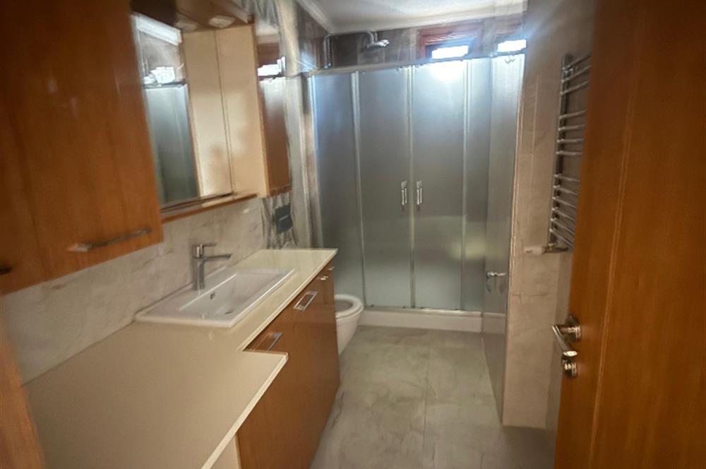 KOZYATAĞI SARIKANARYA SOKAKTA 2+1 KİRALIK DAİRE