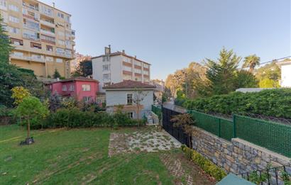 Kanlıca'da 3 Katlı Müstakil Ev