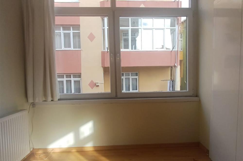 Huzur Metro Durağına 3 Dakikalık Mesafede Yenilenmiş Daire