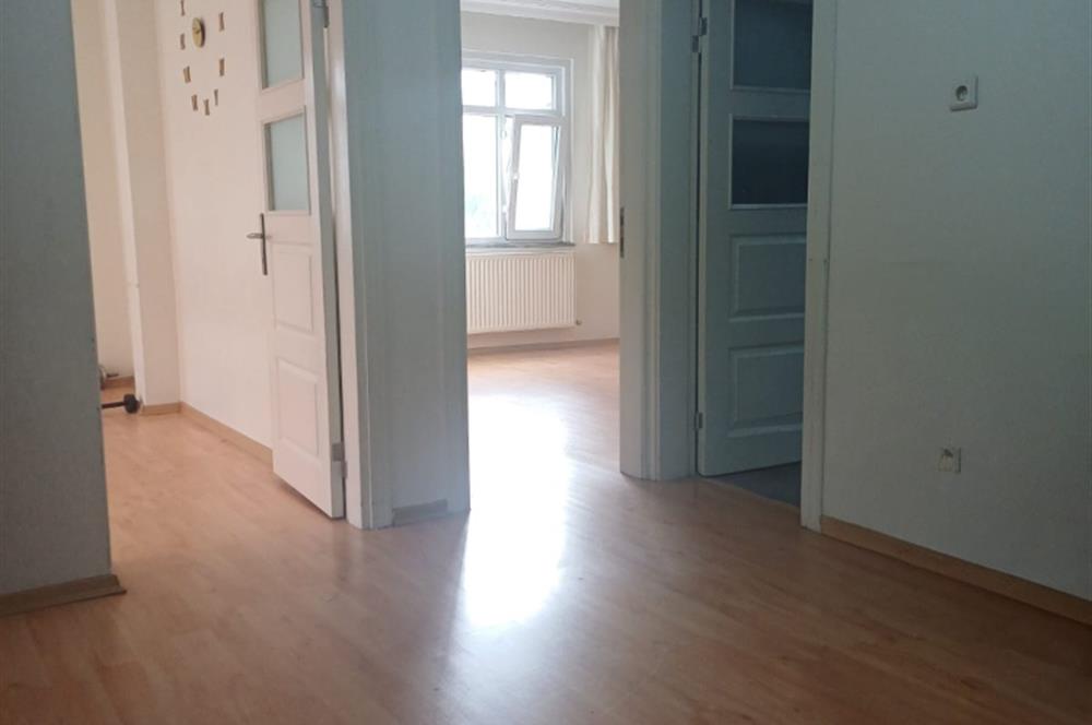 Huzur Metro Durağına 3 Dakikalık Mesafede Yenilenmiş Daire