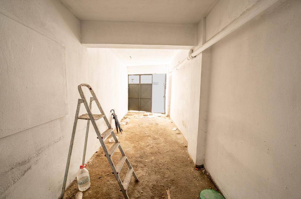 C21 Cius; Sahile 50 Metre Satılık 55 Net m2 Çift Kapılı Garaj