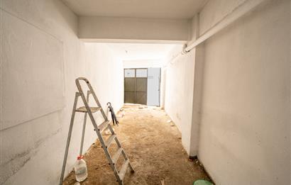 C21 Cius; Sahile 50 Metre Satılık 55 Net m2 Çift Kapılı Garaj