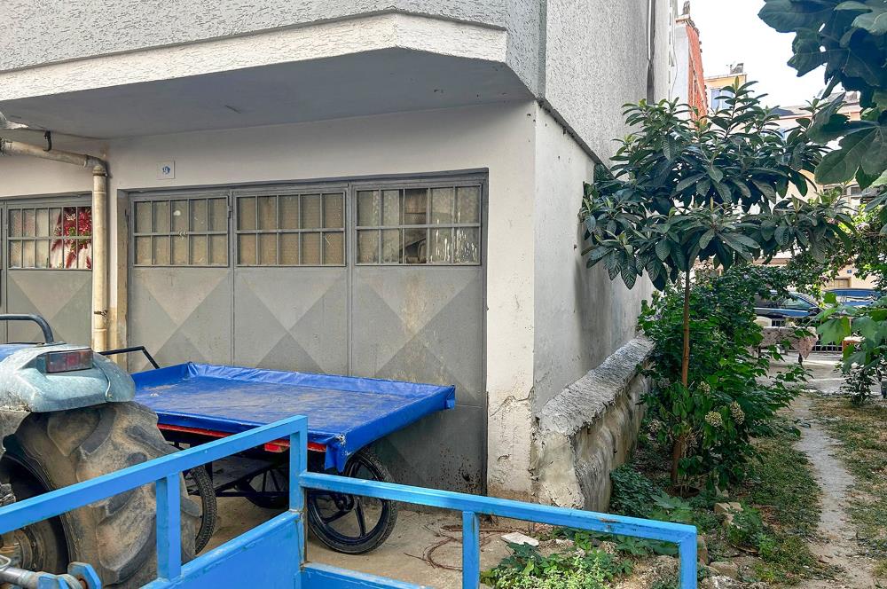 C21 Cius; Sahile 50 Metre Satılık 55 Net m2 Çift Kapılı Garaj